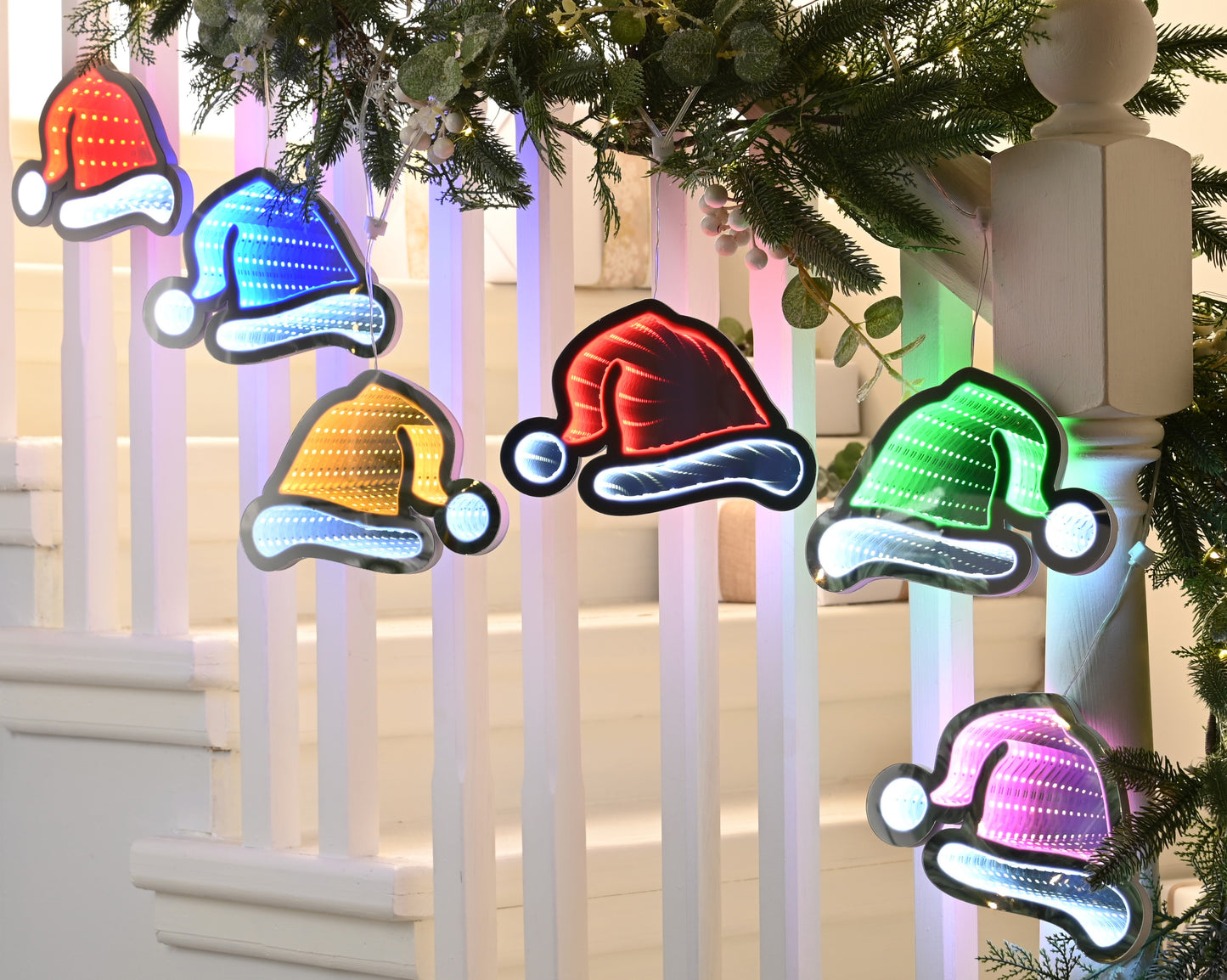 Infinity Light Christmas Garland - 6 Santa Hats - Multicoloured