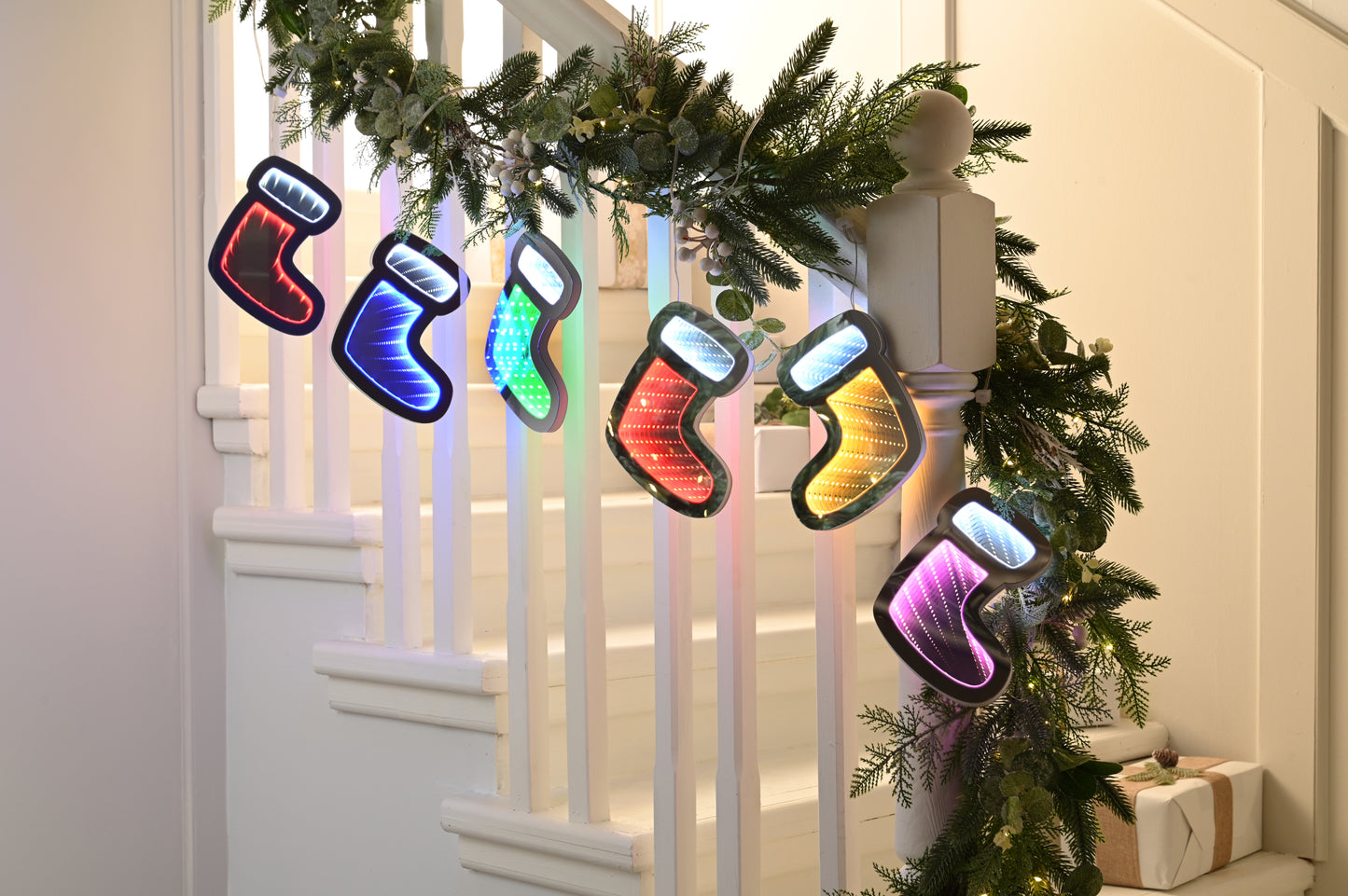 Infinity Light Garland - 6 Christmas Stockings - Multicoloured