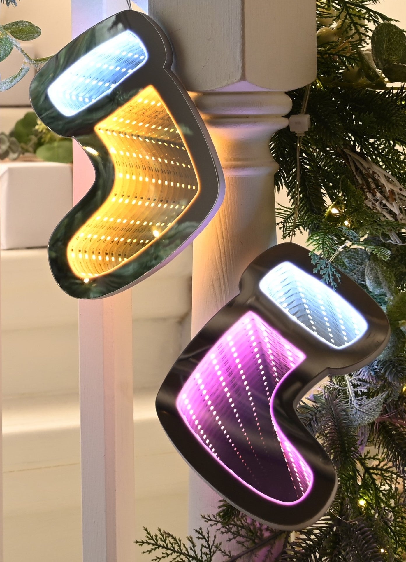 Infinity Light Garland - 6 Christmas Stockings - Multicoloured