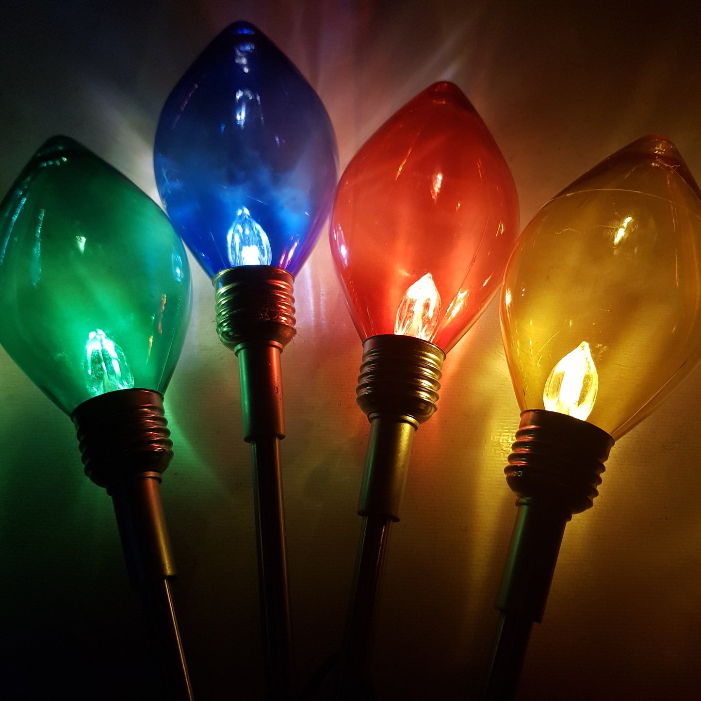4 Multicoloured Stake Lights Christmas Decoration Battery Operated Timer