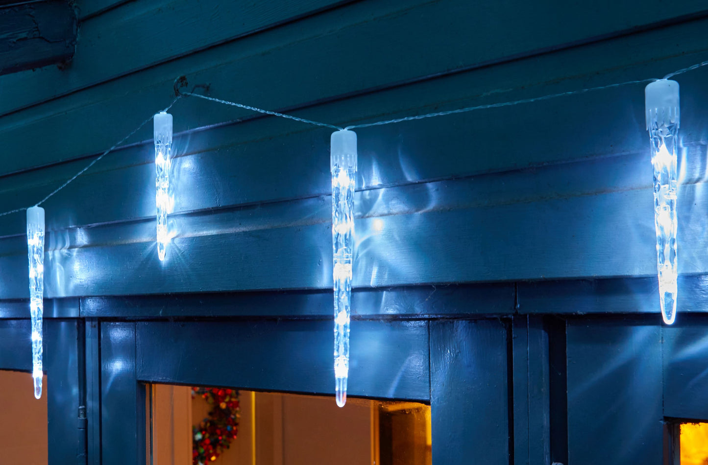 10 Icicle Lights - Battery Operated - Outdoor & Indoor - Cool White