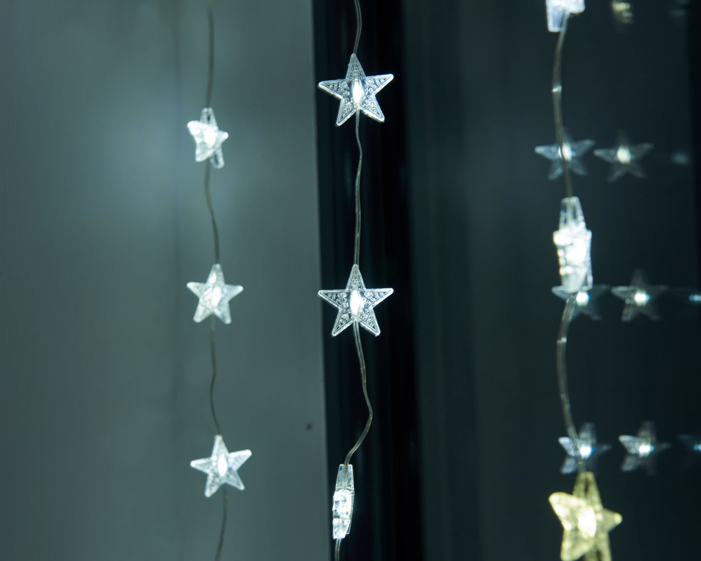 Star Curtain Light - Cool White - Battery Operated - Timer Function