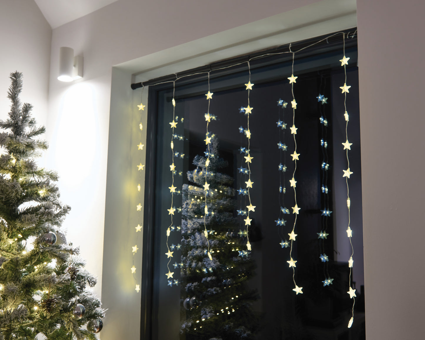 Star Curtain Light - Warm White - Battery Operated - Timer Function