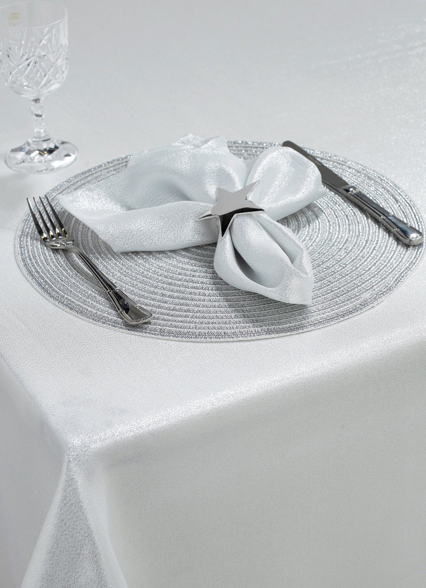 Walton and Co Silver Tablecloth 150cm x 220cm