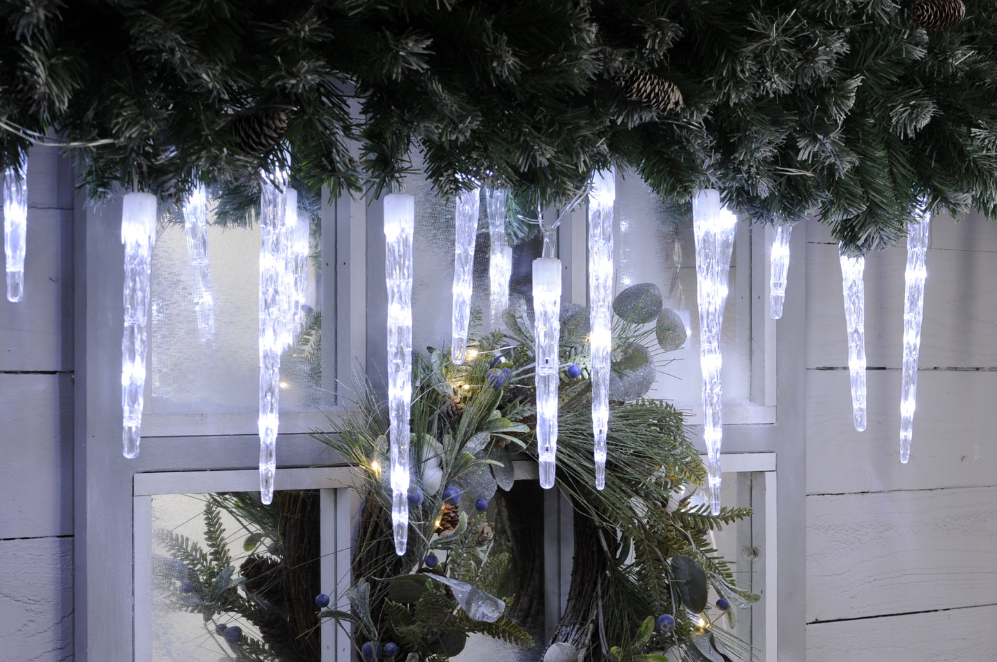 24 Colour Changing Icicle Lights - Blue & White - Indoor & Outdoor - Timer - Remote
