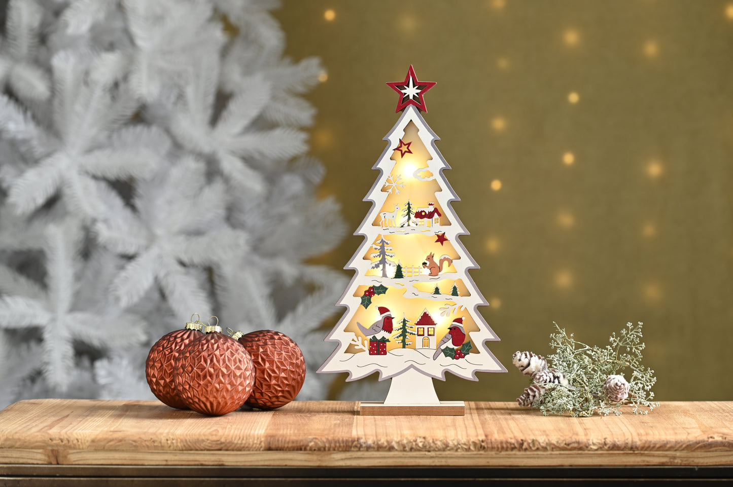 Lit Wooden Christmas Tree with Robins Decoration Battery Operated