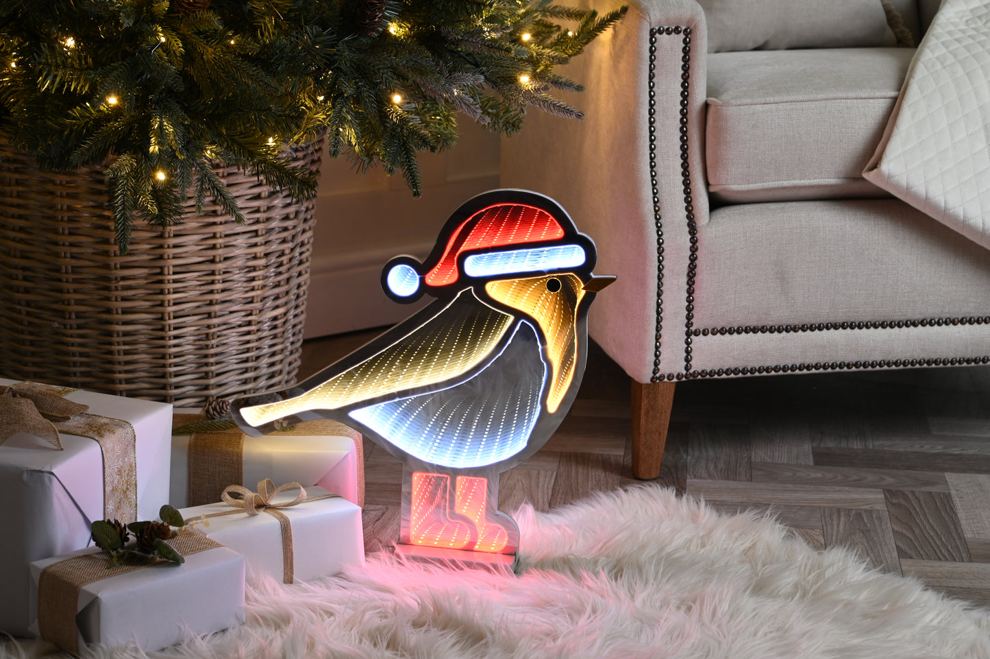 40cm Robin Infinity Light with Santa Hat, Boots and Timer Function