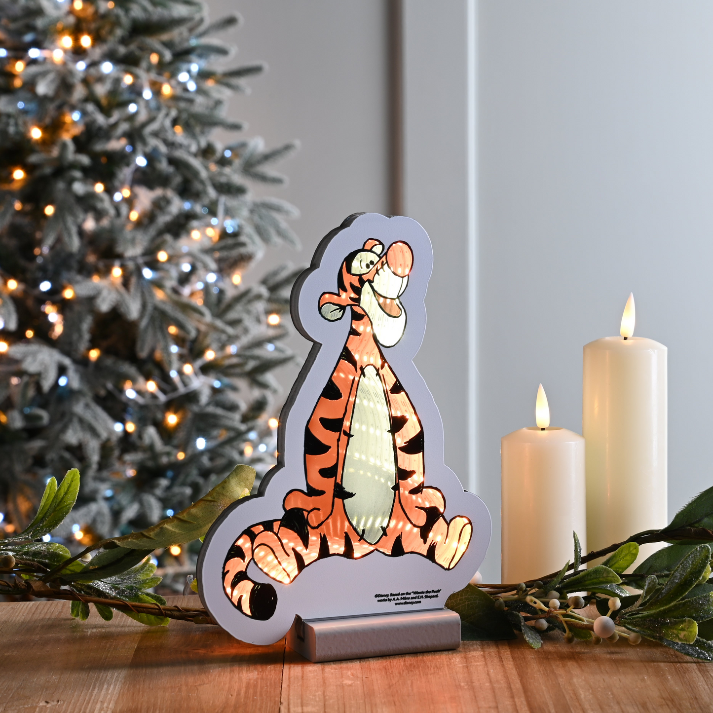 20cm Tigger Infinity Light Christmas Decoration Licensed Product