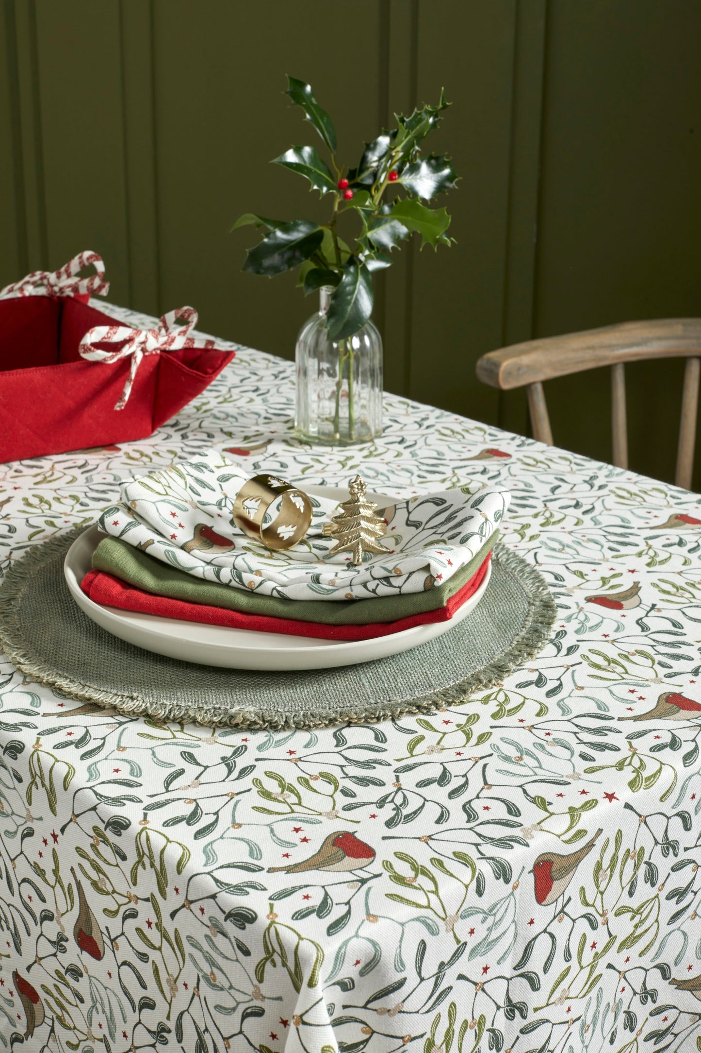 Walton and Co Robins and Mistletoe Christmas Tablecloth 100cm X 100cm