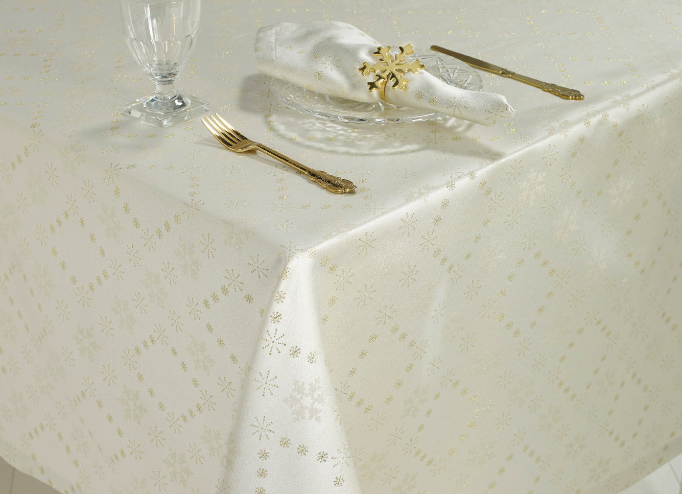 Walton and Co Gold Snowflake Sparkle Christmas Tablecloth 140cm x 140cm